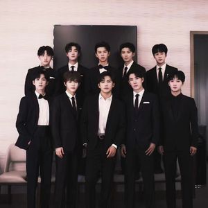 国产成AV人片在线观看天堂无码
